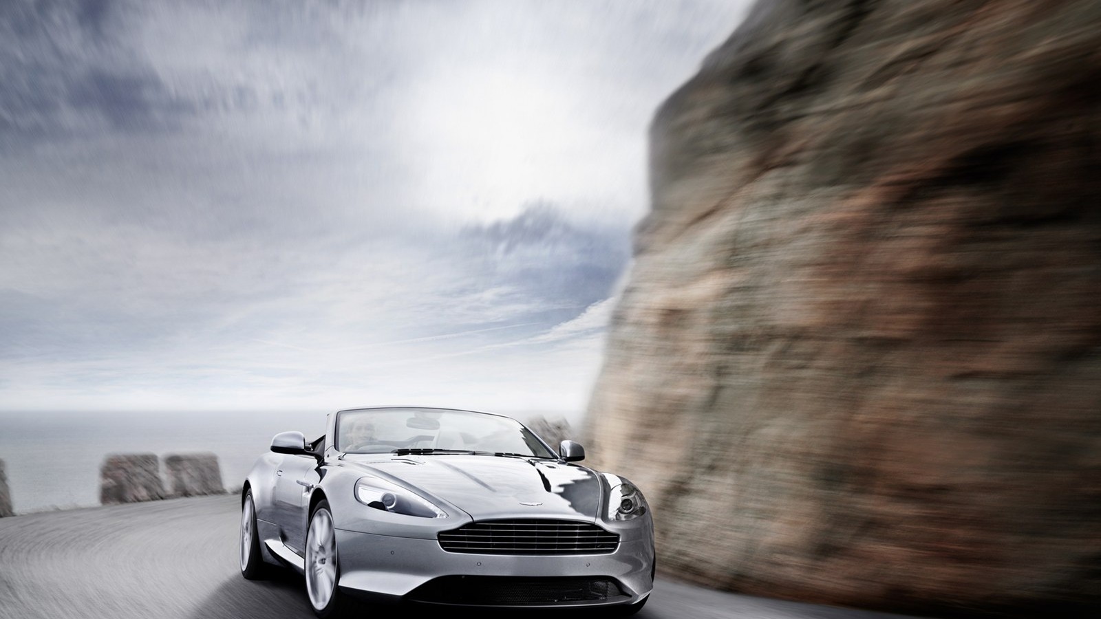 ӢϵγAston Martinֽ