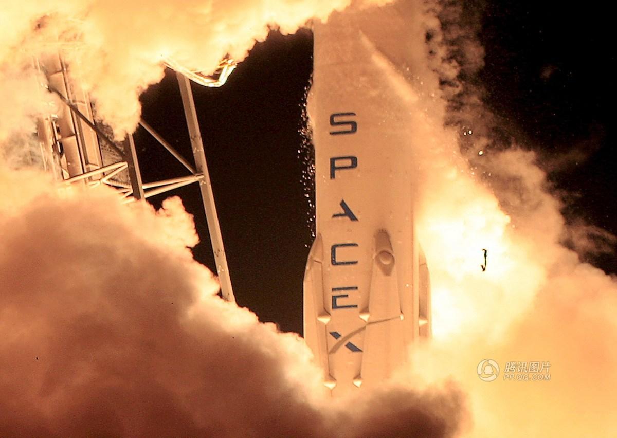 ̫ʱ Space X˾ɻջ