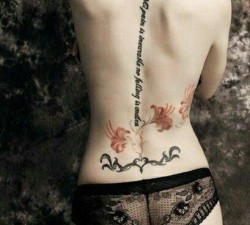 性感美女脊柱沟诱惑英文纹身图片