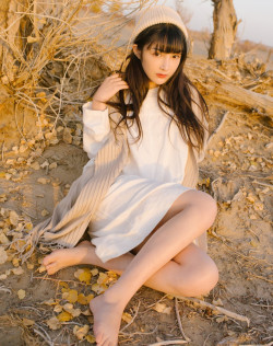 [波萝社] 日系风格偶像美少女KIMOE KIM009 沙漠之应外景写真