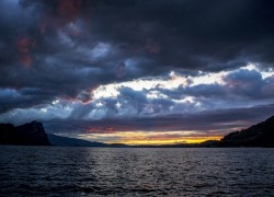抓拍一组瑞士卢塞恩湖上瞬息万变的天气景象 体验诗画般的风景